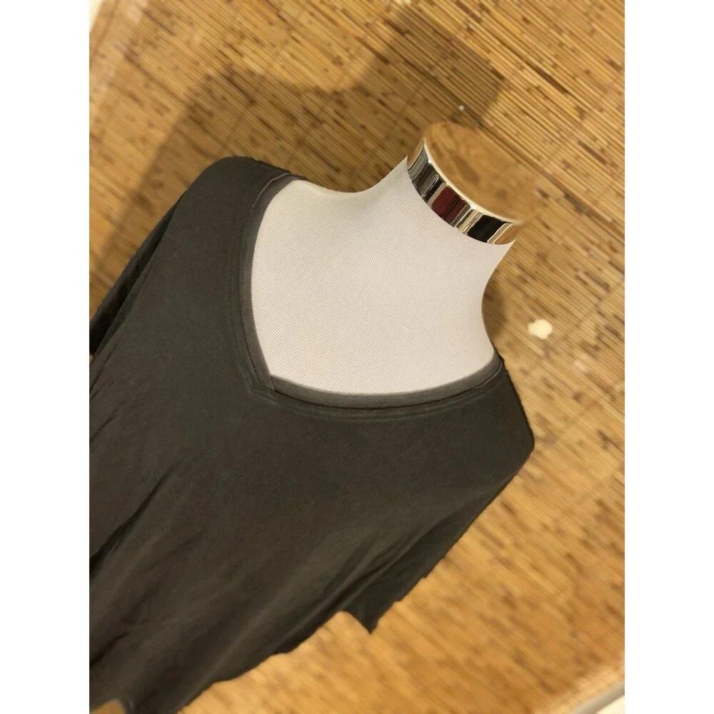 Z Supply Mischa Sleek Women’s Top V Neck Shirt Size Large Black Blouse - Picture 2 of 10